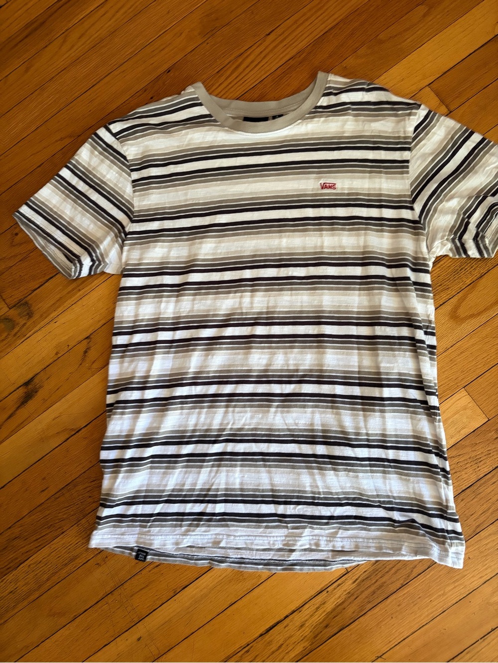 Vans Men’s Large Tan, Brown & Cream Stripe Crew Neck T-Shirt. 100% Cotton.